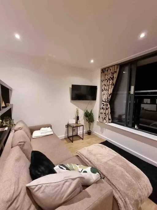 Charming Studio In Bricklane Apartment London