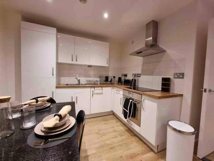 Charming Studio In Bricklane Apartment London